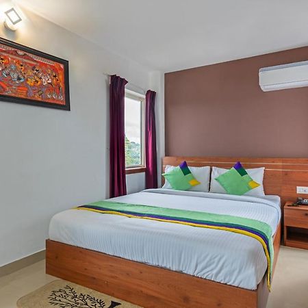 מלון טריואנדרום Treebo Jp Residency מראה חיצוני תמונה