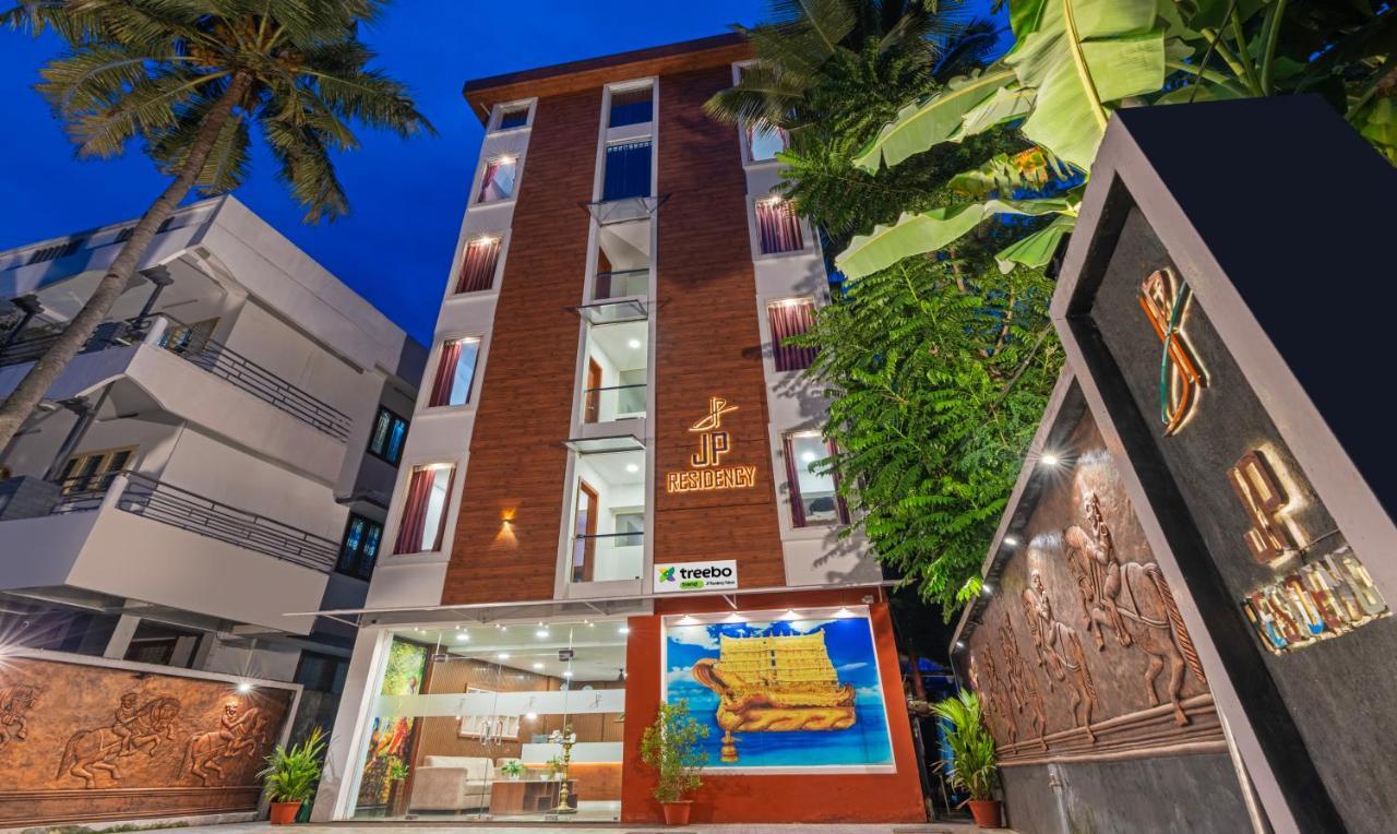 מלון טריואנדרום Treebo Jp Residency מראה חיצוני תמונה