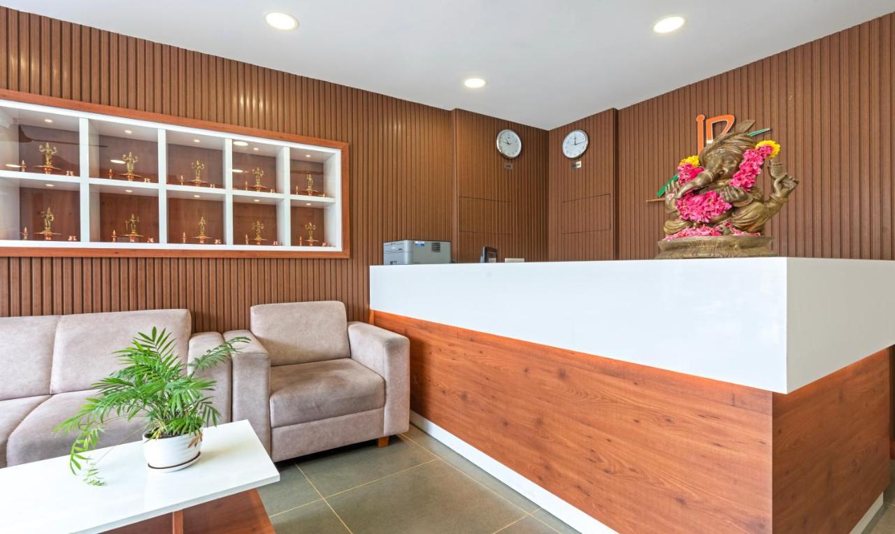 מלון טריואנדרום Treebo Jp Residency מראה חיצוני תמונה